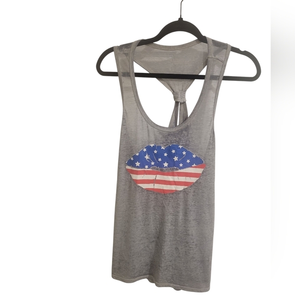 Tops - Gray Tank Top with American Flag Lips